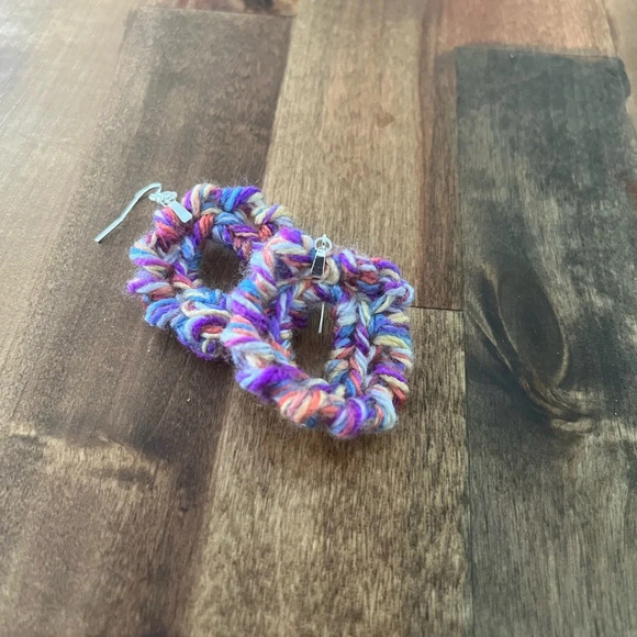 NWT Handmade crotchet earring, Sterling silver (.925) hooks - Picture 2 of 3